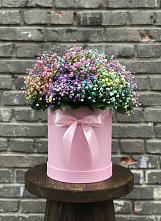 Цветочная композиция из Гипсофила и Розы в шляпной коробке #REPLACE_PRED# Малино