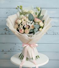 Букет цветов из:  Розы и Лизиантусы #REPLACE_PRED# Малино