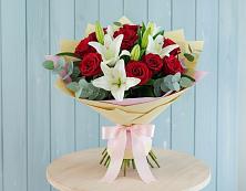 Букет цветов из:  Лилии и Розы #REPLACE_PRED# Малино