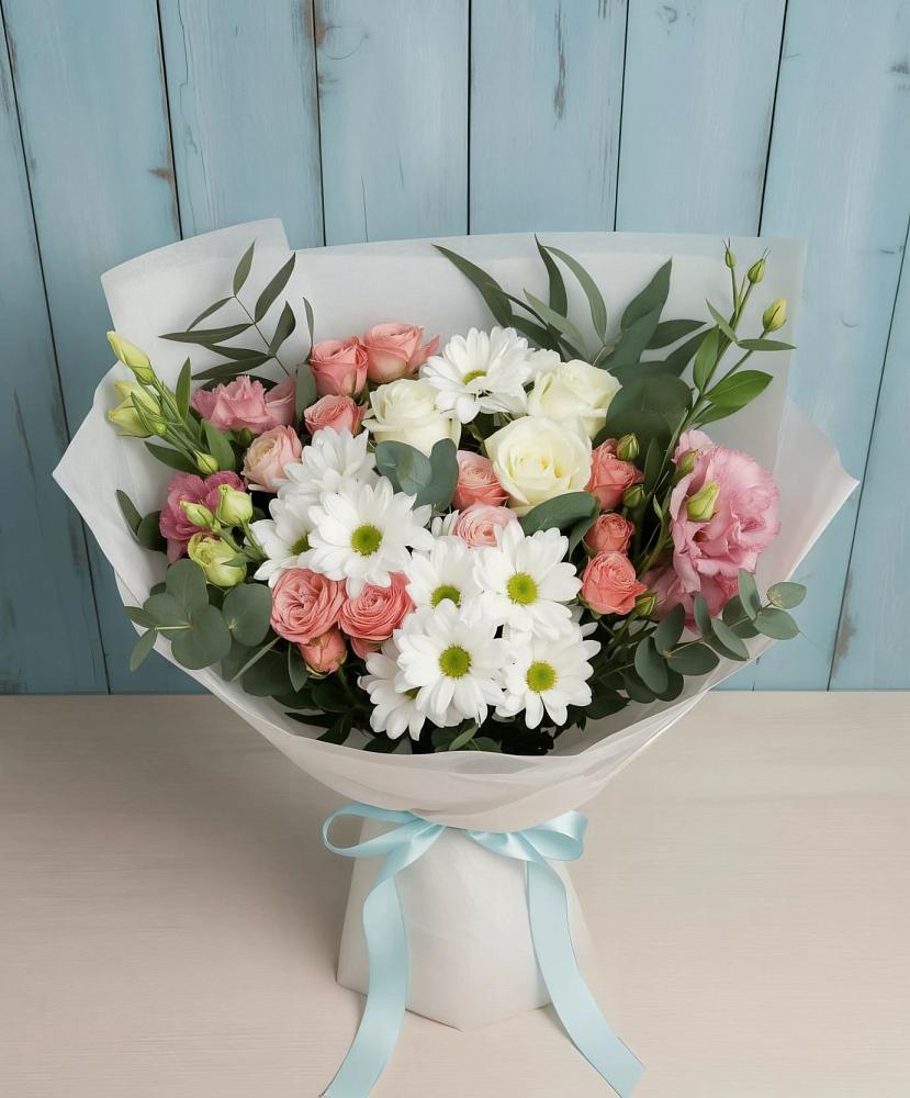 Букет цветов из: Розы, Лизиантусы и Хризантемы в Малино