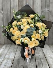 Букет цветов из:  Розы и Лизиантусы в Малино