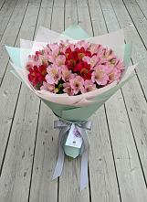 Букет цветов из:  Альстромерии #REPLACE_PRED# Малино