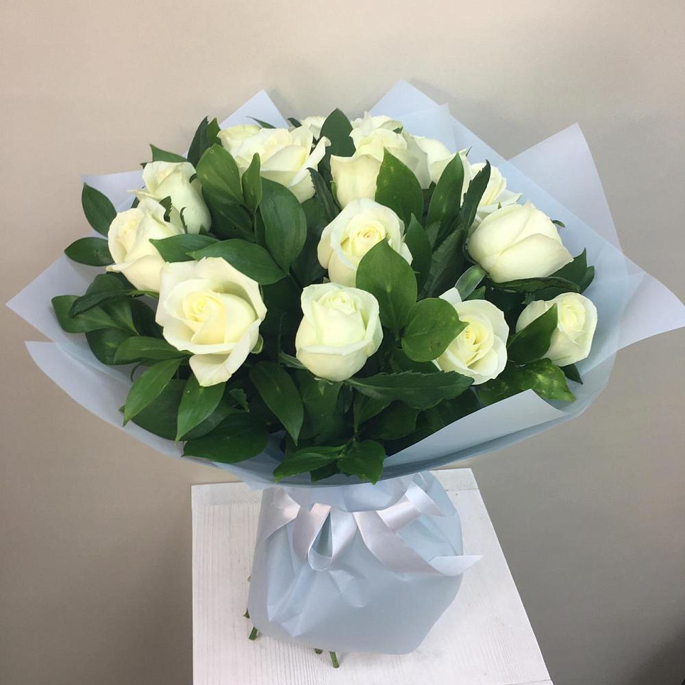 Букет 15 Белых роз Проуд в Малино