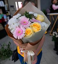 Букет цветов из:  Герберы, Розы и Хризантемы в Малино