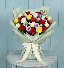 Букет цветов из:  Розы в Малино