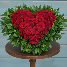 Цветочная композиция из Розы в виде сердца в Малино