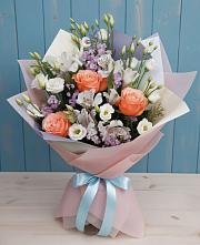 Букет цветов из:  Лизиантусы, Розы, Альстромерии и Гипсофила в Малино