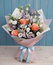 Букет цветов из:  Лизиантусы, Розы, Альстромерии и Гипсофила в Малино