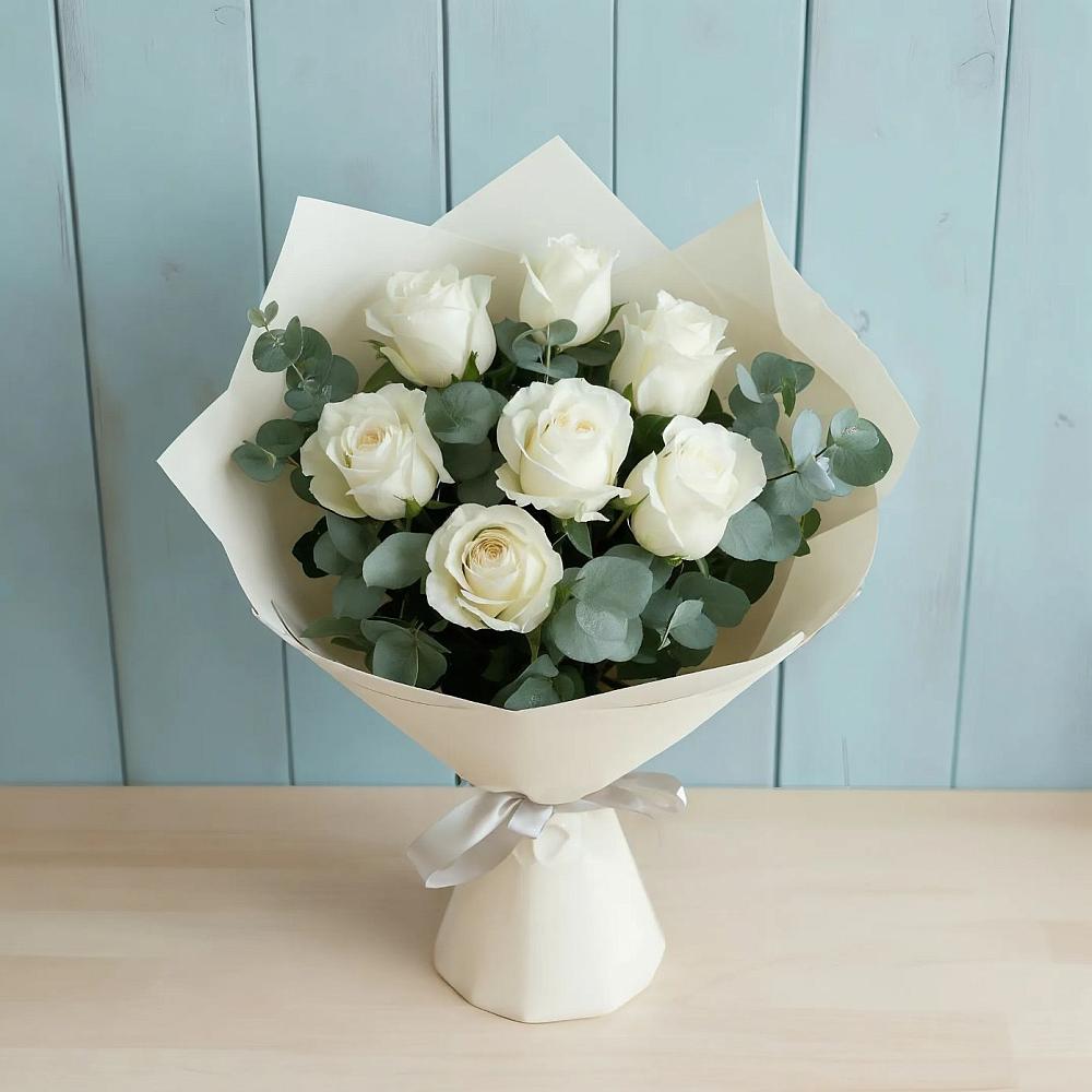 Букет Белые розы в Эвкалипте в Малино