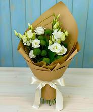 Букет цветов из:  Хризантемы и Лизиантусы в Малино