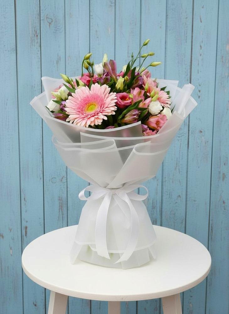 Букет цветов из: Герберы, Альстромерии и Лизиантусы в Малино