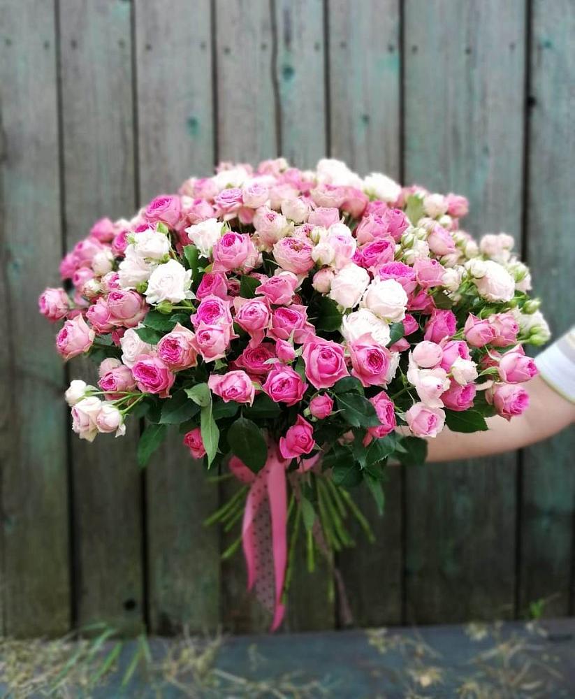 Букет Розовые кустовые розы Натали и Лав Лидия в Малино