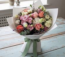 Букет цветов из:  Розы, Лизиантусы и Гвоздики #REPLACE_PRED# Малино