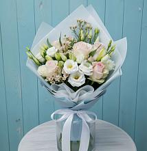 Букет цветов из:  Розы и Лизиантусы в Малино