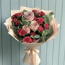 Букет цветов из:  Гвоздики и Розы #REPLACE_PRED# Малино