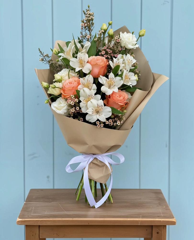 Букет цветов из: Альстромерии, Лизиантусы, Розы и Хризантемы в Малино