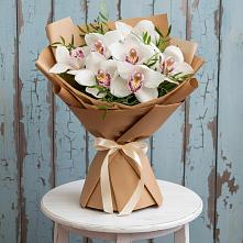 Букет цветов из:  Орхидеи и Розы в Малино