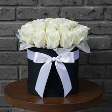 Цветочная композиция из Розы в шляпной коробке в Малино